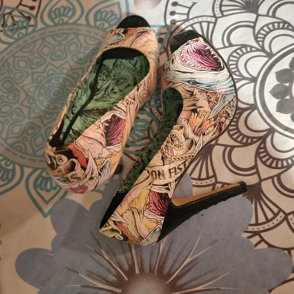 Heels - Picture 5 of 6